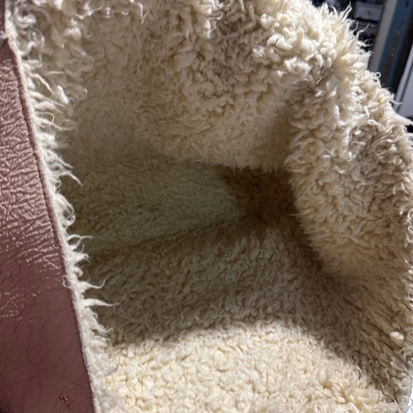 Tory Burch Beige Textured Ella  Tote with shearling - Picture 6 of 11